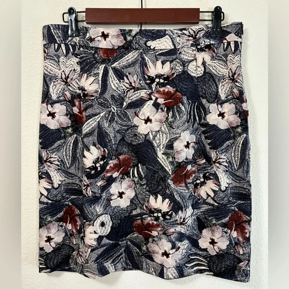 Molly Bracken Floral Skirt - Picture 4 of 5